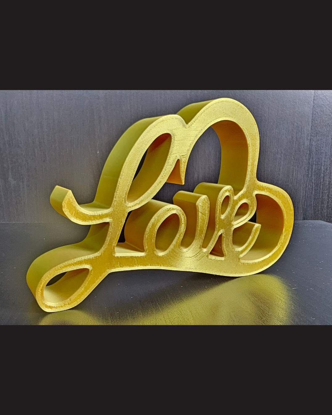 Decoração de Mesa Script Love – Toque Romântico Moderno